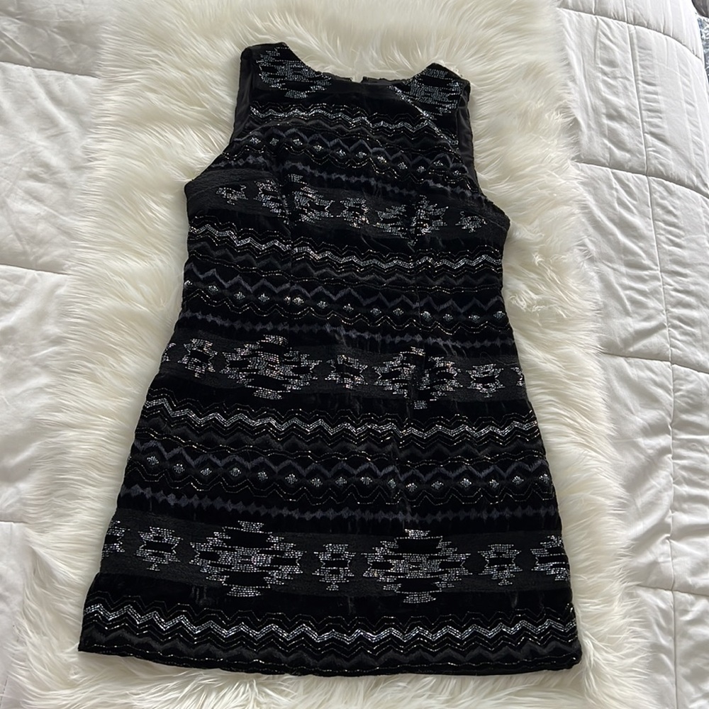 ALICE + OLIVIA Black Blue Beaded Jacquard Southwest Velvet Clyde Shift - Picture 8 of 10